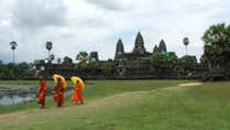 Buddhist monks at Angkor Wat
