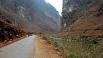 A mountain gorge at Quan Ba, Ha Giang