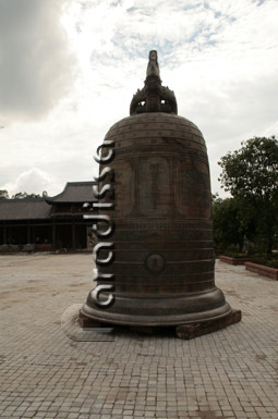 Bronze bell at Bai Dinh Pagoda