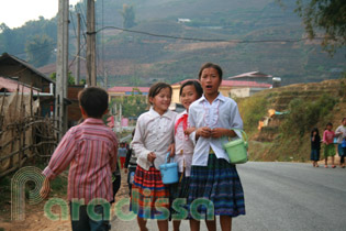 School girls at Mu Cang Chai