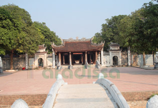 Do Temple Entrance