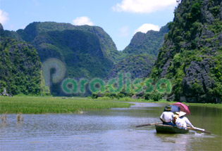 Rowing boat at Tam Coc Ninh Binh