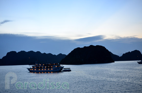 Halong Bay junk cruise