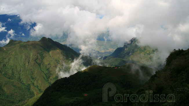Heavenly landscape on the trek to Bach Moc Luong Tu Mountain