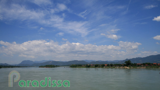 Scenic Da River at Phu Tho