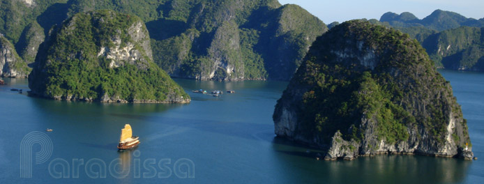 Croisières en jonque sur la baie d'Along au Vietnam