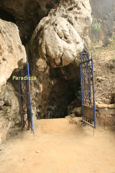 Another other opening of the Nguom Ngao Cave which offers secret views of a hidden valley