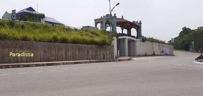 Red River Dike Gate, once port town of Pho Hien