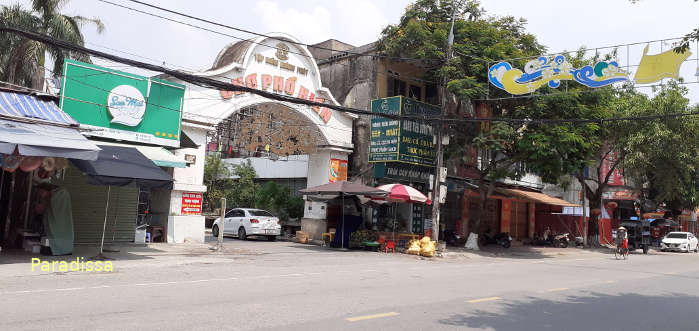 Pho Hien Market in Hung Yen City