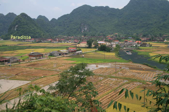 The Quynh Son Village and rice fields at the Bac Son Valley