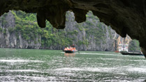 La lagune de Luon dans la baie d'Along au Vietnam