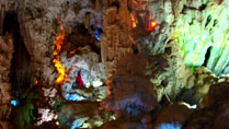 La grotte de Thien Cung – baie d’Along