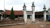 La maison communale de Mong Phu au village de Duong Lam