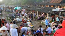 Tam Coc Market, Ninh Binh, Vietnam