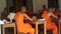 Une classe dans une pagode bouddhiste à Tra Vinh