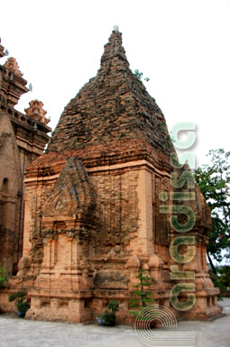 Po Nagar Cham Tower