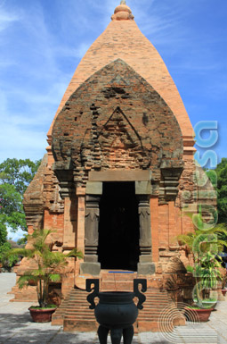 Po Nagar Cham Tower