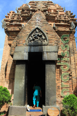 Po Nagar Cham Tower