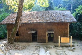Hut for planning and commanding battles