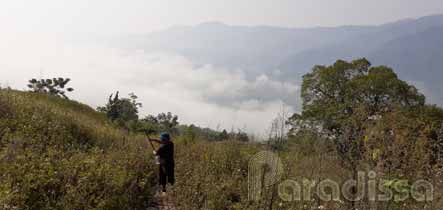 Clouds and mountains on a trek at Hang Kia