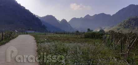 A village road at Hang Kia Valley