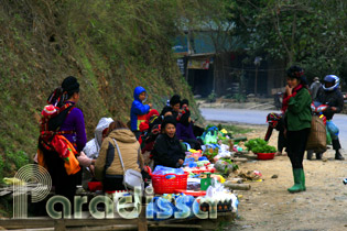 Black Thai ladies at a street market at Muong Khoa, Bac Yen, Son La