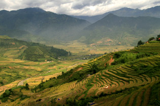 Start climbing Khau Pha Pass