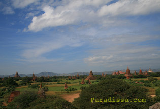 Panoramic view of Bagan from Shwesandaw Temple