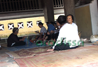 Old ladies at Tho Ha Village
