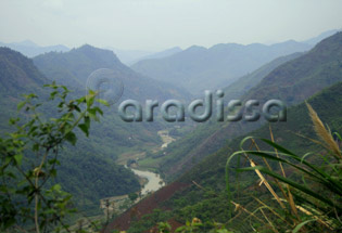 le sentier trekking du parc national de Ba Be