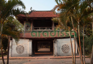 Gate to the But Thap Pagoda