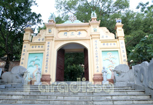 Tieu Son Pagoda Bac Ninh Vietnam