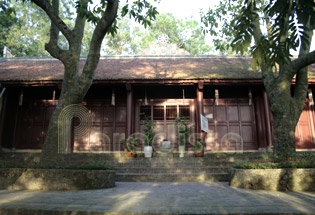 The main building of the Tieu Son Pagoda