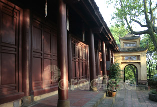 The zen atmosphere of the Tieu Son Pagoda