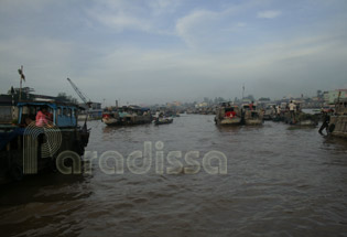 Cai Rang Floating Market in Can Tho