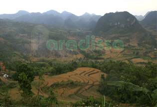 montagnes sauvages à Nguyen Binh, Cao Bang
