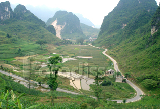 Une vue panoramique du sommet du col de Ma Phuc  à Cao Bang