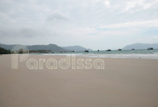 La plage principale à proximité de la ville de Con Dao