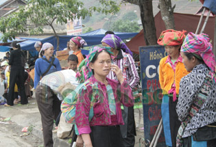 A road market near Ha Giang Town