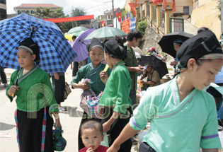 Des dames Nungs à Coc Pai Xin Man, Ha Giang