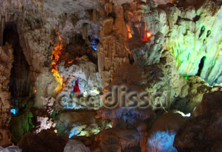 Stunning stalactites at Dau Go Cave - Halong Bay