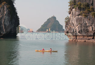 Faire du Kayak dans la baie d'Halong