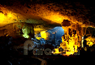 Spectacular Stalactites and stalagmites of Sung Sot Cave