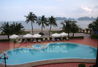 Vue de la baie d’Halong de l’île de Tuan Chau