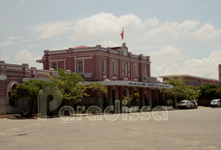 Hue train station