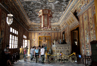 Inside Khai Dinh Tomb