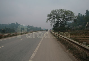 Road to the Chinese border from Lang Son City