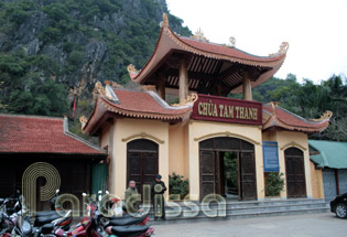 Gate to the cave pagoda of Tam Thanh Gate to the cave pagoda of Tam Thanh