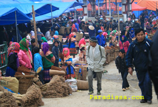 Bac Ha Sunday market