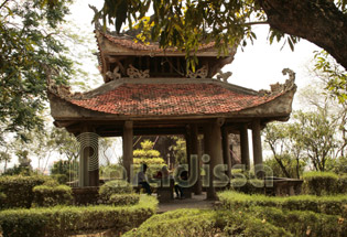 A pavillion on top of Duc Thuy Mountain